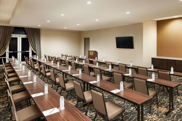 هتل Embassy Suites By Hilton Huntsville
