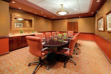 هتل Embassy Suites By Hilton Huntsville