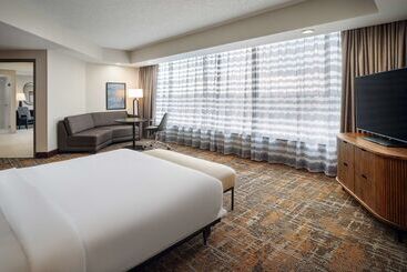 هتل Embassy Suites By Hilton Huntsville