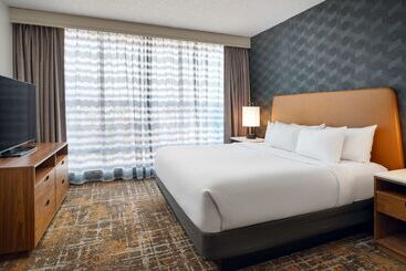 هتل Embassy Suites By Hilton Huntsville