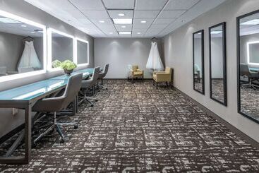هتل Embassy Suites By Hilton St. Louis St. Charles