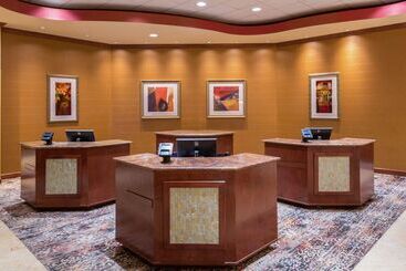 هتل Embassy Suites By Hilton St. Louis St. Charles