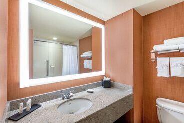 هتل Embassy Suites By Hilton St. Louis St. Charles