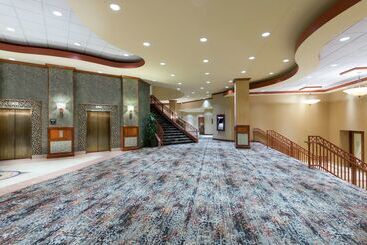 هتل Embassy Suites By Hilton St. Louis St. Charles