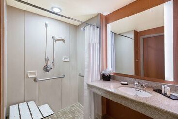 هتل Embassy Suites By Hilton St. Louis St. Charles