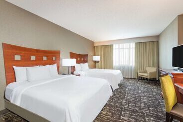 هتل Embassy Suites By Hilton St. Louis St. Charles