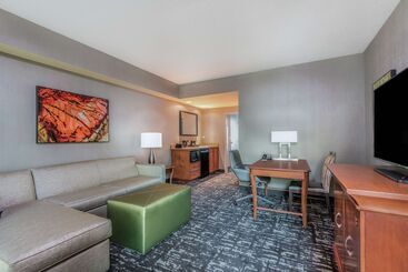 هتل Embassy Suites By Hilton St. Louis St. Charles