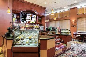 هتل Embassy Suites By Hilton St. Louis St. Charles
