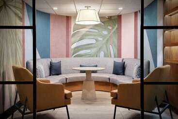 هتل Embassy Suites By Hilton Tampa Downtown Convention Center