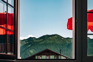 هتل Experimental Chalet