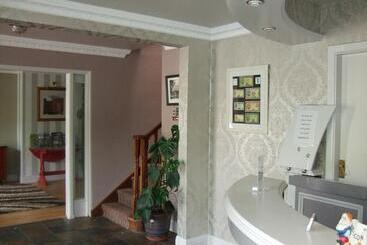 هتل Harmony Inn   Glena House