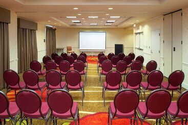 هتل Hilton Garden Inn Allentown Bethlehem Airport