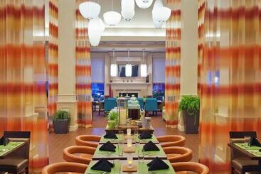 هتل Hilton Garden Inn Allentown Bethlehem Airport