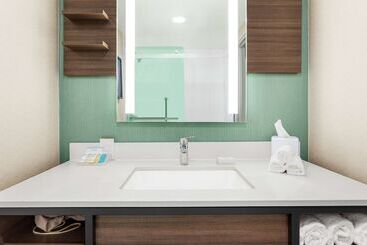 هتل Hilton Garden Inn Allentown Bethlehem Airport