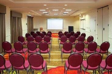 هتل Hilton Garden Inn Allentown Bethlehem Airport