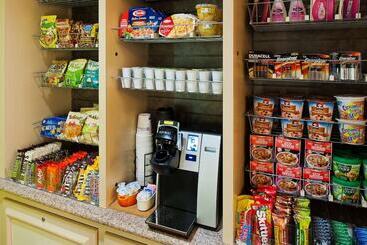هتل Hilton Garden Inn Allentown Bethlehem Airport