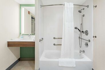 هتل Hilton Garden Inn Allentown Bethlehem Airport