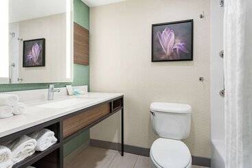 هتل Hilton Garden Inn Allentown Bethlehem Airport