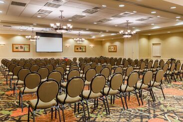 هتل Hilton Garden Inn Buffalo Airport