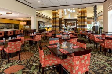 هتل Hilton Garden Inn Buffalo Airport