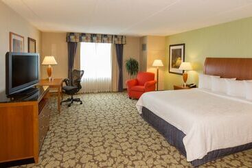 هتل Hilton Garden Inn Buffalo Airport