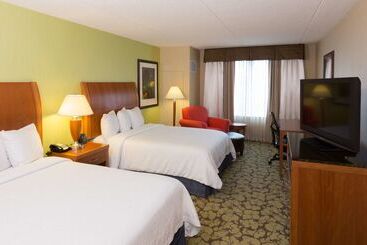 هتل Hilton Garden Inn Buffalo Airport