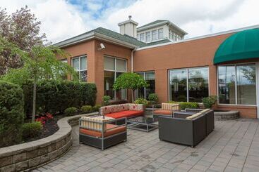 هتل Hilton Garden Inn Buffalo Airport