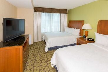 هتل Hilton Garden Inn Buffalo Airport