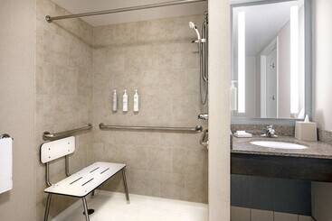هتل Hilton Garden Inn Cleveland Downtown