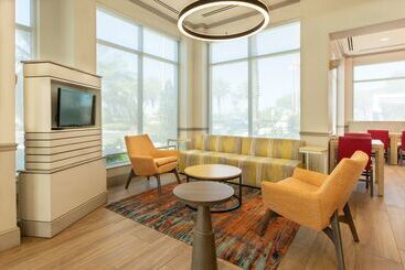 هتل Hilton Garden Inn Daytona Beach Airport