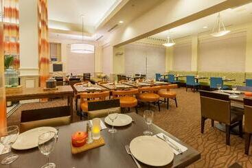 هتل Hilton Garden Inn Daytona Beach Airport