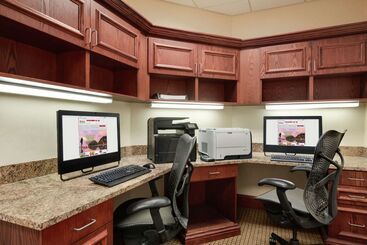 هتل Hilton Garden Inn Dubuque Downtown