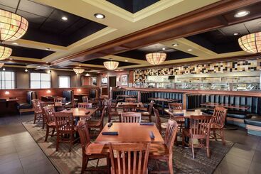 هتل Hilton Garden Inn Dubuque Downtown