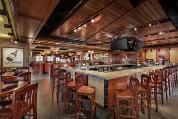 هتل Hilton Garden Inn Dubuque Downtown