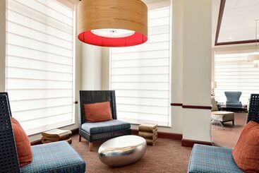هتل Hilton Garden Inn Dubuque Downtown