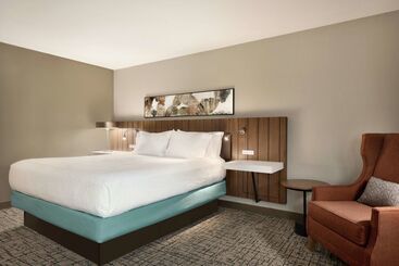 هتل Hilton Garden Inn Dubuque Downtown