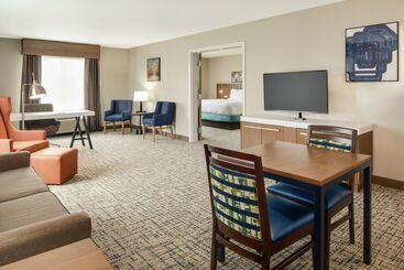هتل Hilton Garden Inn Dubuque Downtown