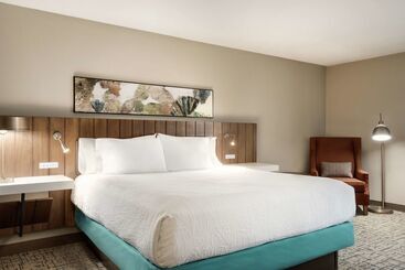 هتل Hilton Garden Inn Dubuque Downtown