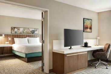 هتل Hilton Garden Inn Dubuque Downtown