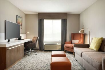 هتل Hilton Garden Inn Dubuque Downtown