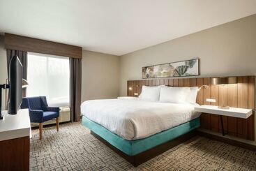 هتل Hilton Garden Inn Dubuque Downtown
