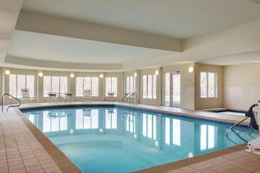 هتل Hilton Garden Inn Dubuque Downtown