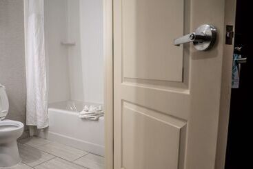 هتل Hilton Garden Inn Fayetteville Fort Liberty