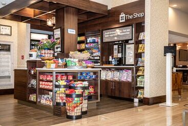 هتل Hilton Garden Inn Fayetteville Fort Liberty