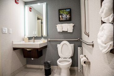 هتل Hilton Garden Inn Fayetteville Fort Liberty