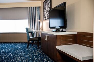 هتل Hilton Garden Inn Fayetteville Fort Liberty