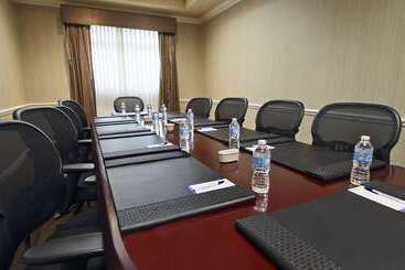 هتل Hilton Garden Inn Fort Lauderdale Airport Cruise Port