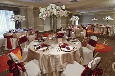 هتل Hilton Garden Inn Fort Lauderdale Airport Cruise Port