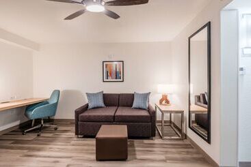هتل Hilton Garden Inn Fort Lauderdale Airport Cruise Port