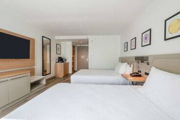 هتل Hilton Garden Inn Fort Lauderdale Airport Cruise Port